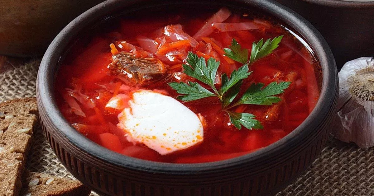 Як зварити справжній червоний борщ, а не просто суп із буряком