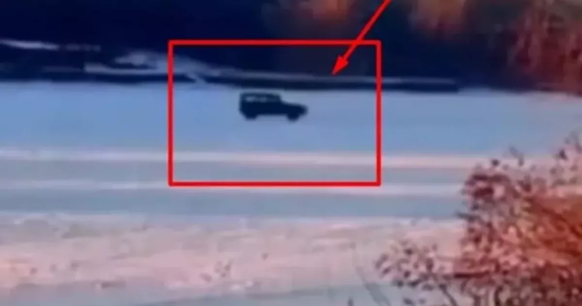 Трагедія на Київському морі: авто з людьми провалилося під кригу під час катання