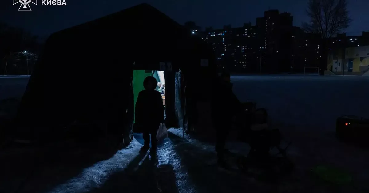 Відключення світла 8 лютого: актуальні графіки для всіх областей