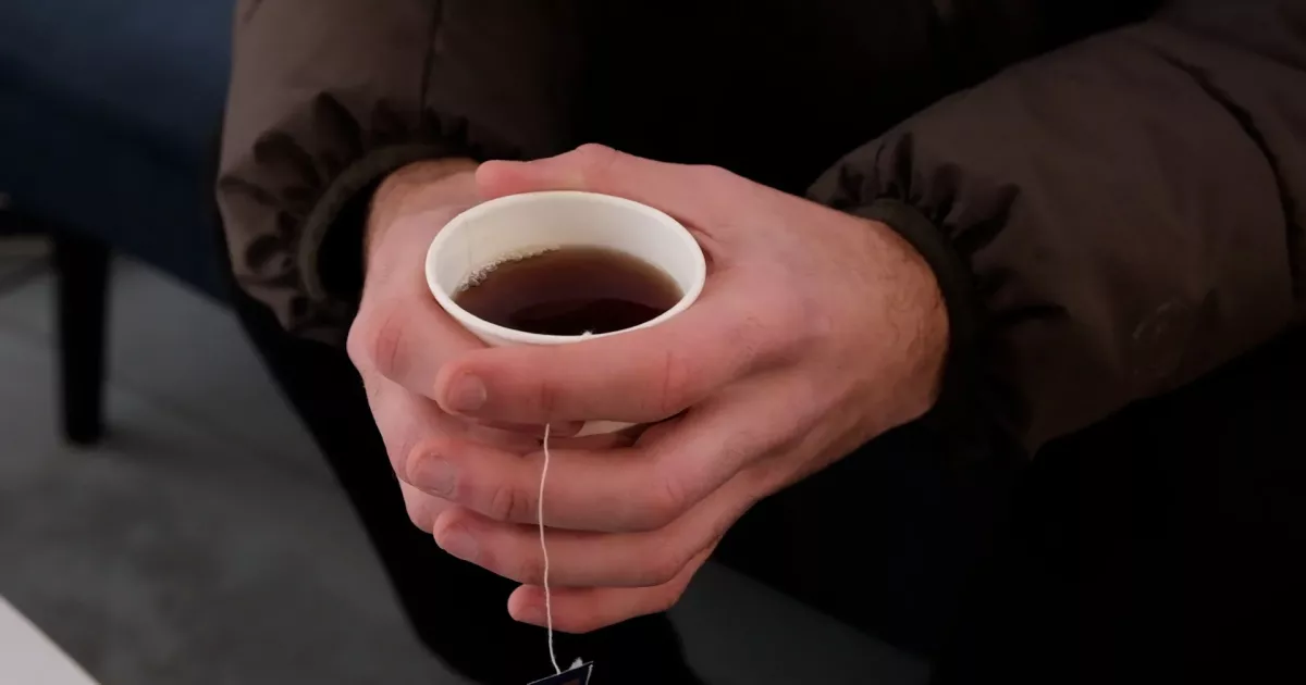 25 тисяч порцій чаю для Пунктів незламності: у Броварах містяни отримали допомогу від компанії «Мономах»