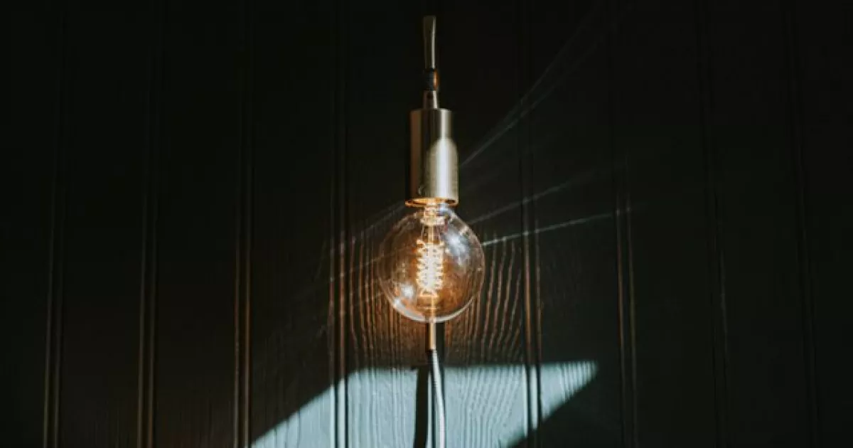 Відключення світла 13 лютого: які графіки застосують — повний список