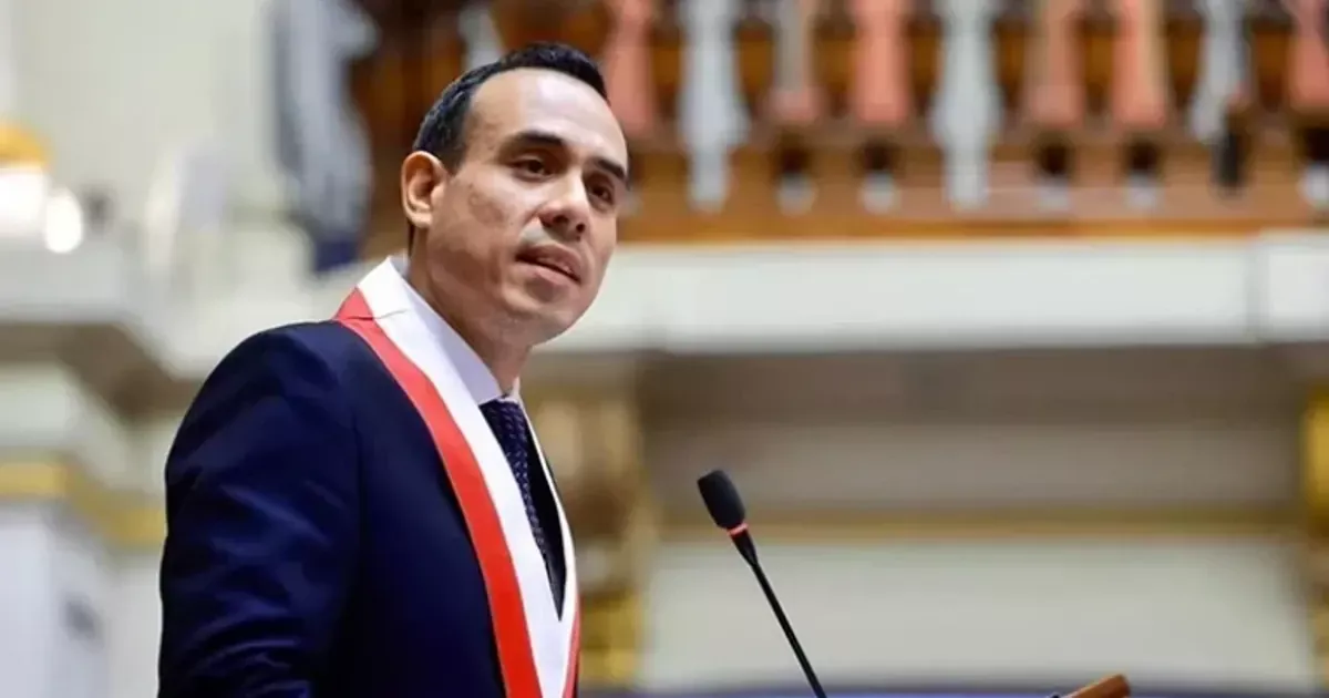 Таємні зустрічі, скандал і відставка: в одній із країн президент протримався на посаді чотири місяці