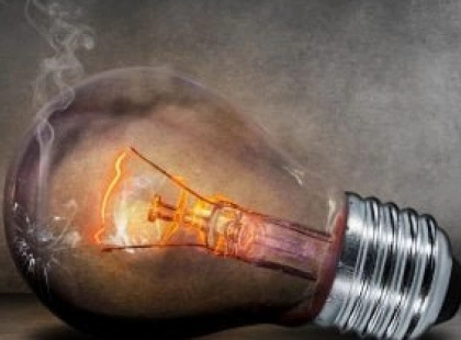 Через атаки та негоду Україну накрили відключення світла: де ситуація складна