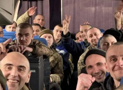 Тепло зустріли: "Укрзалізниця" доправила додому 116 звільнених із російського полону
