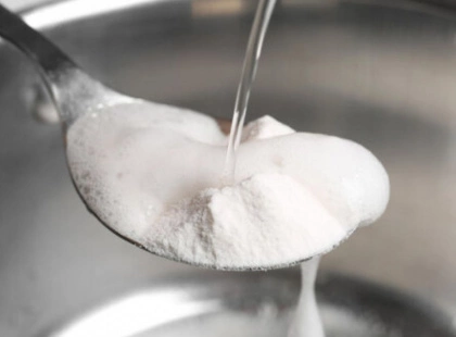 Виявляється, багато хто неправильно гасить соду оцтом: поширена помилка господинь