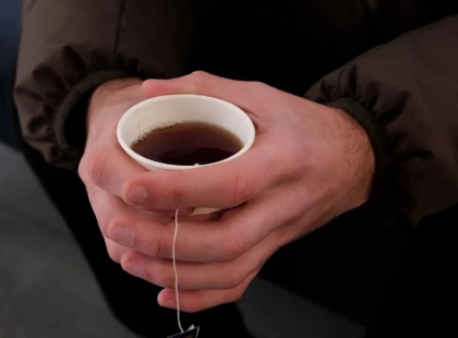 25 тисяч порцій чаю для Пунктів незламності: у Броварах містяни отримали допомогу від компанії «Мономах»