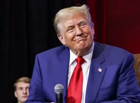 Трамп закликав рухатися далі у справі Епштейна і не став відповідати на питання про жертв