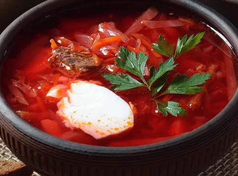 Як зварити справжній червоний борщ, а не просто суп із буряком