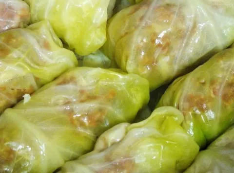 Як швидко приготувати капусту для голубців без варіння: листя буде м’яким і не рватиметься