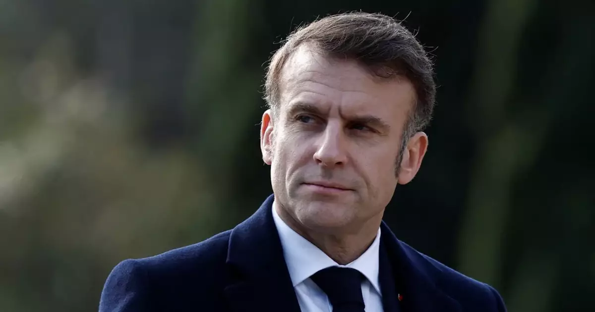 Макрон знову ганьбиться на камеру: чи відновиться його президентство?
