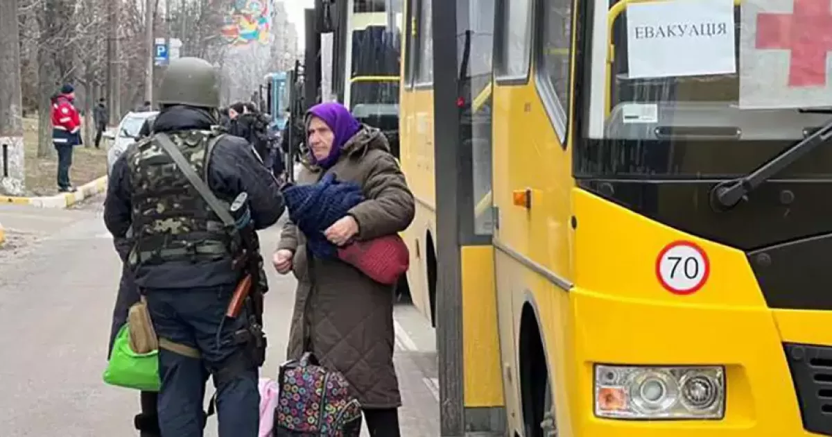 Евакуація Троєщини: куди йти людям, якщо остаточно зникне світло та тепло — екстрений гід