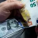 Що буде з курсом долара і євро протягом цього тижня: прогноз банкіра