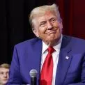 Трамп закликав рухатися далі у справі Епштейна і не став відповідати на питання про жертв