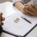 Шлюб від 14 років в Україні "завертають": що пішло не так з ініціативою