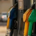 Ціни на АЗС зростають: як здорожчання пального зриває евакуацію поранених з передової