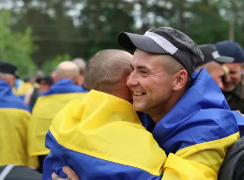 1000 звільнених героїв: як Україна провела найбільший обмін полоненими