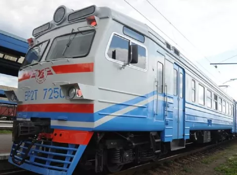 “Укрзалізниця” скасувала кілька потягів: перелік рейсів і причина
