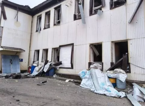 росіяни вгатили по Краматорську: рятувальники оприлюднили жахливі кадри