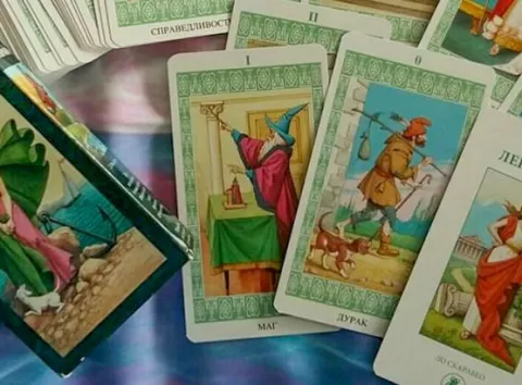 Гороскоп на 9 лютого: що карти Ленорман підказують про гроші, справи і стосунки